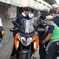Volver a montar en moto tras quedarse parapléjico. La emocionante experiencia que ofrece un ex piloto de MotoGP