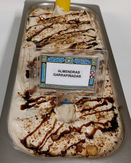 Helado De Almendras Garrapinadas C Heladeria Polo Norte