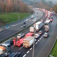 Los ganaderos franceses están secuestrando los camiones españoles. El motivo: una epidemia que está dejando a Francia sin vacas