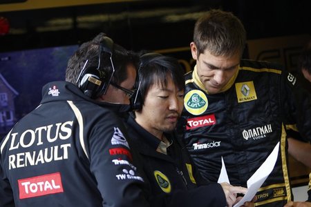 Vitaly Petrov asegura que estará en 2012 en Lotus Renault GP