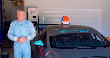 Tiff Needell prueba el Tesla Electric Gt en el Circuit de Cataluña