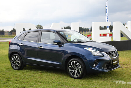 Suzuki Baleno, al volante de un hatchback con dosis extra de espacio, a precio de Swift