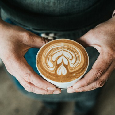 El agua ha sido siempre la bebida más sana, pero Harvard ha encontrado otra igual de recomendable: el café