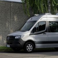 Hymer hace de la Mercedes-Benz Sprinter una furgoneta camper con dos metros de cocina y autonomía para nueve días