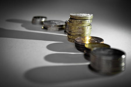 Los agentes sociales pactan subir los salarios, ¿cómo te afecta en tu nómina?