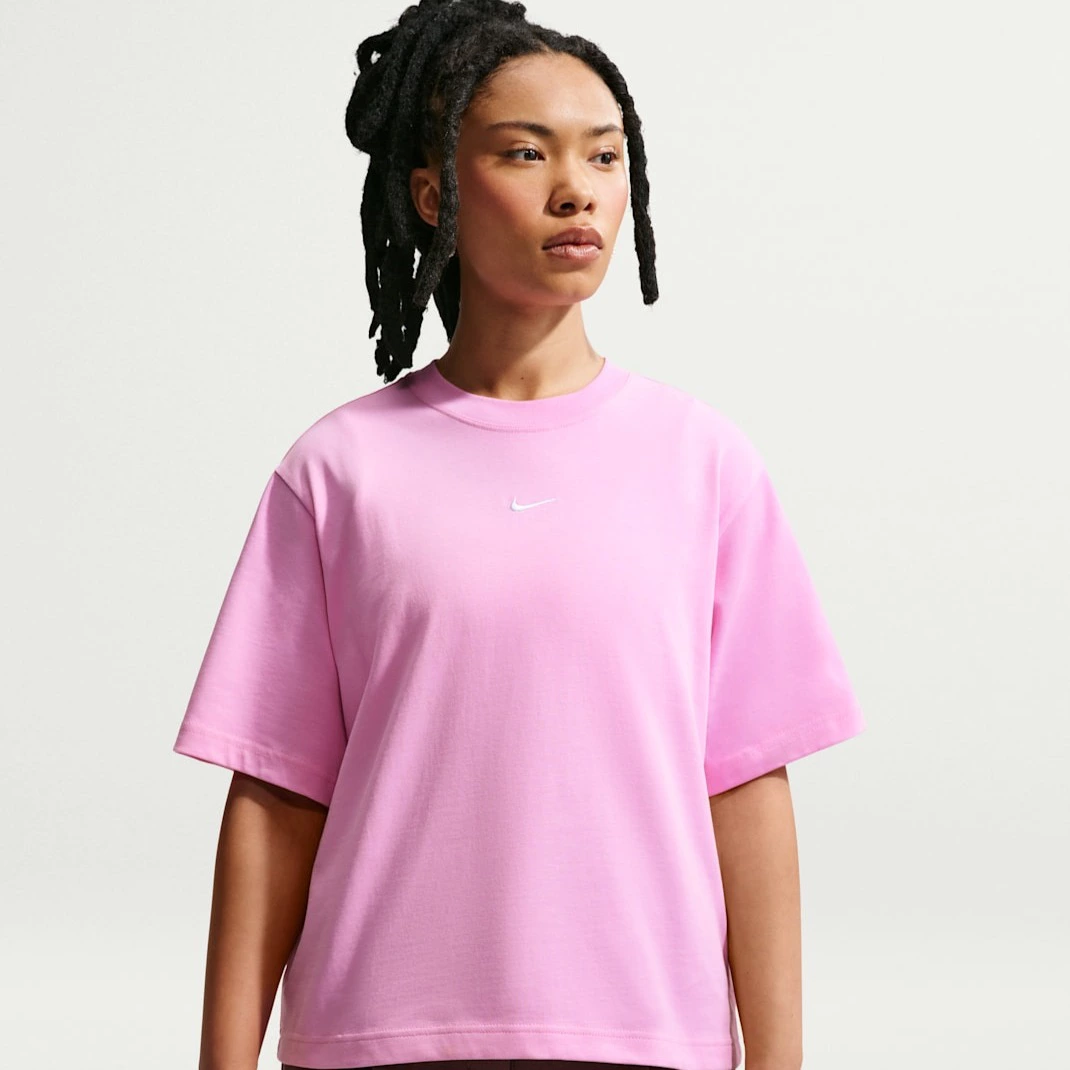 Nike Sportswear Essentials