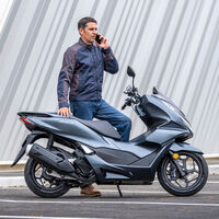 El Honda PCX125 con Control de Par Seleccionable de serie ya está a la venta por 3.150 euros