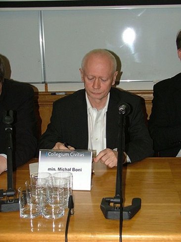 El ministro polaco que desafía al gobierno por la firma del #ACTA advierte de un conflicto con la generación 2.0