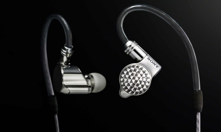 Auriculares Sony IER-Z1R: un diseño llamativo que apuesta por el cable para lograr un sonido de alta calidad