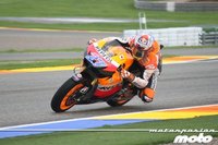 MotoGP Valencia 2011: Casey Stoner vence en MotoGP sobre la misma línea de meta