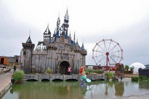 Dismaland: el efímero parque temático alternativo de Bansky