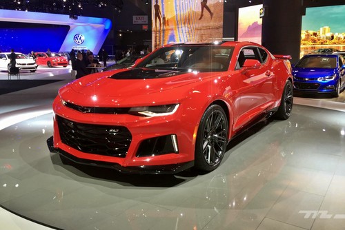 Chevrolet Camaro ZL1 contra TODO: más de 640 caballos de puro músculo americano