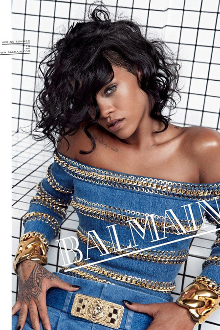 Rihanna para Balmain con más adornos que un árbol de navidad