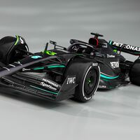 Mercedes vuelve al negro: la nueva arma de Lewis Hamilton en Fórmula 1 se llama W14, y sí, tiene pontones