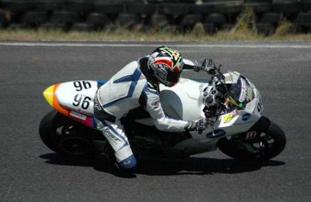 Uso del collarín Leatt Brace STX Road en circuito