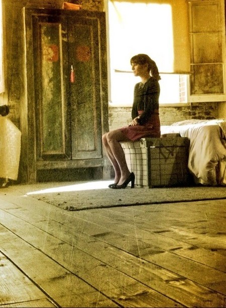 Lea Michele sigue asomando la patita: ahora en el set de Glee