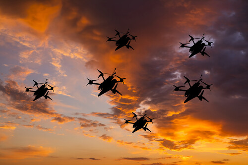 drones sobrevoando o céu. Créditos:Anton Petrus/GettyImages