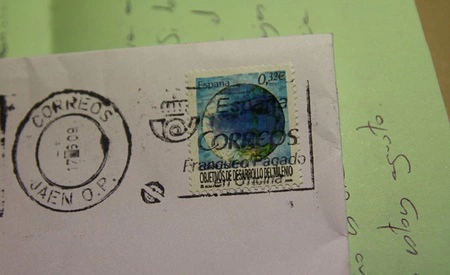 Correos subirá el precio de los sellos en 2013 un 2,7% 
