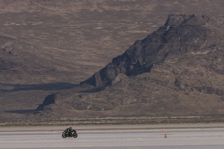 Kawasaki Ninja H2 Record Bonneville 2018 3
