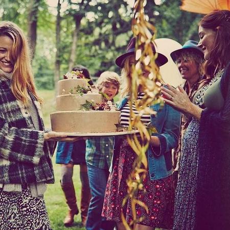 Blake Lively le ha pillado el gusto a lo de presumir de embarazo