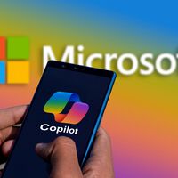 Microsoft insiste en la IA y Copilot asalta la barra de tareas de los usuarios de Windows 11. Si te molesta, hay una forma de ocultarlo