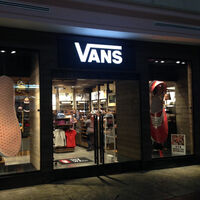 Vans arrasa con sus míticas zapatillas Old Skool que no dejaremos de ponernos por 50 euros 