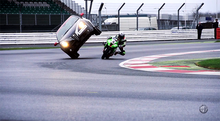Alfa Romeo Mito vs Chris "The Stalker" Walker, un interior llevado al extremo