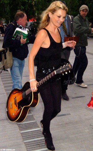 Kate Moss se quiere hacer rockera