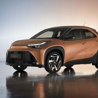 El nuevo Toyota Aygo X se ha tragado el motor del Yaris para ser el híbrido con el consumo más bajo del mercado