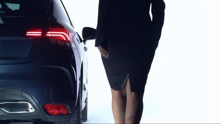 Cómo ponerse el cinturón de seguridad (sin ropa), según Citroën