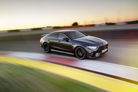 ¿Tiene sentido un Mercedes-AMG GT de cuatro puertas, existiendo el Mercedes-Benz CLS?