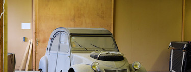 Bajo esa capa de polvo está el Citroën 2CV más caro del mundo