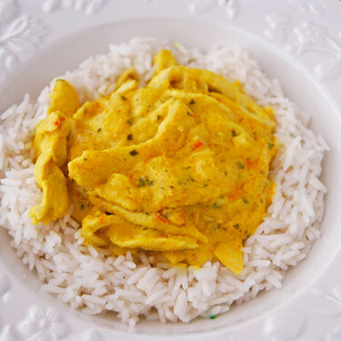 Pollo marinado con yogur, receta fácil, con un toque picante