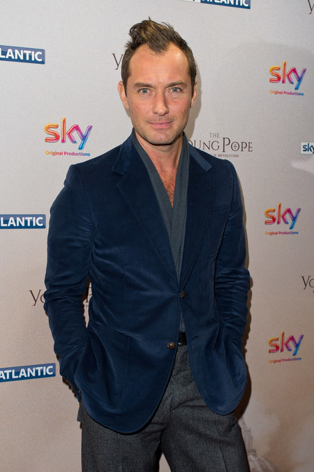 ¿Qué le pasó a Jude Law? La pregunta que todos nos hacemos al ver este look en la red carpet