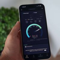 De nada sirve que el iPhone vuele con Wi-Fi 7 si el Internet mínimo en España era una reliquia: el Gobierno por fin exige 100 Megas por ley