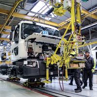 Renault empieza a fabricar en Francia sus camiones eléctricos, con 200 km de autonomía y perfectos para la recogida de basura