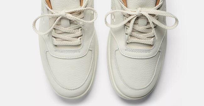 Ni Blancas Ni Beige Las Zapatillas Color Avena De New Balance Rompe Con El Neutro De Toda La Vida Para Volverse Mas Elegantes Este Verano