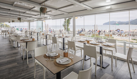 Salon Del Restaurante Las Olas