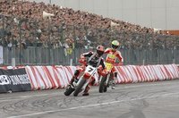 Carlos Checa, vencedor del supermotard de Bolonia