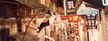 Uno de mis guiños preferidos a Star Wars está en Indiana Jones y el Templo Maldito y lo puedes ver si paras la peli en en el minutos 10 y 57 segundos