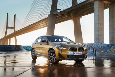 BMW X2 estática 
