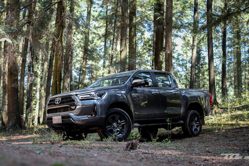 Toyota Hilux 2021, a prueba: un robusto diésel para una pick-up respaldada por sus ventas