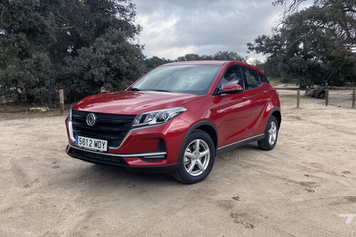 Probamos el DFSK 500: un SUV urbano chino que ofrece espacio, sencillez y la etiqueta ECO por 20.000 euros