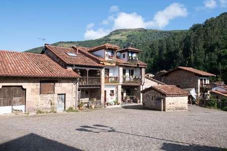 Pueblo Bonito Espana Escapada Otono Cantabria Tradicional Autentico Tranquilo Pasear Casco Antiguo Calma Desconexion