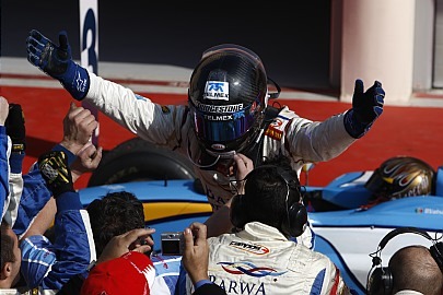 Kamui Kobayashi y Sergio Pérez vencen en Bahrain