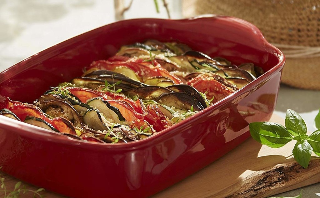 Nueve deliciosas recetas para cocinar en el horno y las mejores fuentes y rustideras para prepararlas 