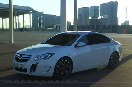 Opel Insignia OPC, nuevas fotos espía desde España