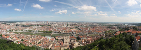 Cómo Lyon ha sacado los coches del centro sin prohibirlos