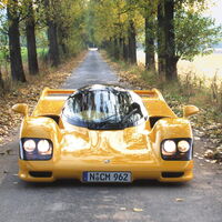 En aquellos maravillosos 90 las marcas estaban tan locas que vendían coches de carreras con matrícula. Estos son los siete más salvajes 