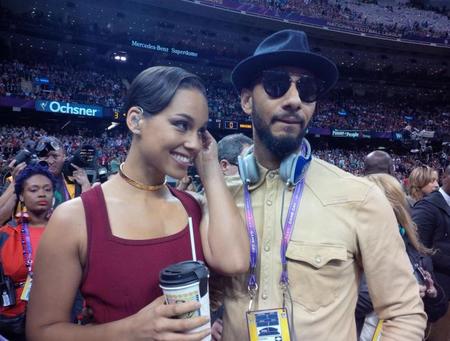 Aplausos: Alicia Keys canta el himno americano en la Super Bowl en riguroso directo